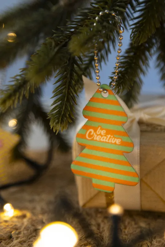 Egyedi karácsonyi kulcstartó, karácsonyfa – CreaFelt Key Xmas, fehér