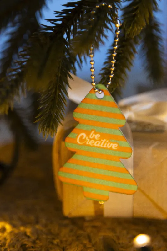 Egyedi karácsonyi kulcstartó, karácsonyfa – CreaFelt Key Xmas, fehér