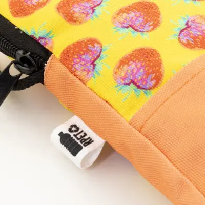 Egyedi oldaltáska – SuboBag Fiesta, fekete / fehér