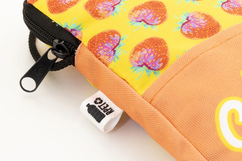 Egyedi oldaltáska – SuboBag Fiesta, fekete / fehér